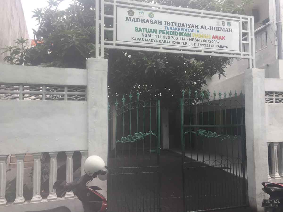 Sekolah SD/MI AL Hikmah, Kapas Madya, Surabaya.