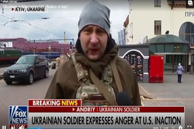 Seorang tentara Garda Nasional Ukraina marah pada AS yang dia sebut bangsa pembohong dan takut dengan Rusia. Foto: Screenshot Fox News/sindonews.com