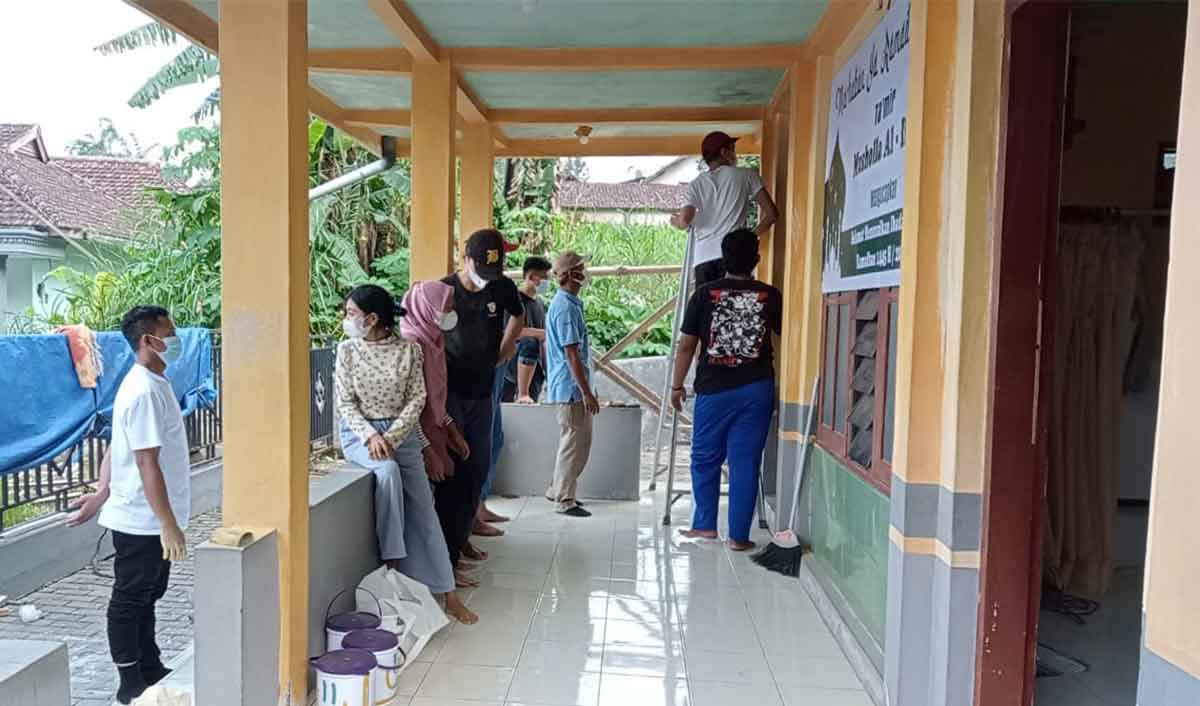 Pelatihan rupa citra di Musholla Al Ikhlas, Desa Tlekung, Kecamatan Junrejo, Kota Batu.