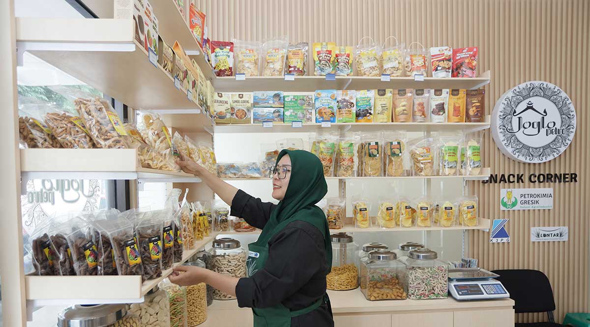 Salah satu UMKM binaan Petrokimia Gresik yang tergabung dalam program Lontar. Foto: Ist