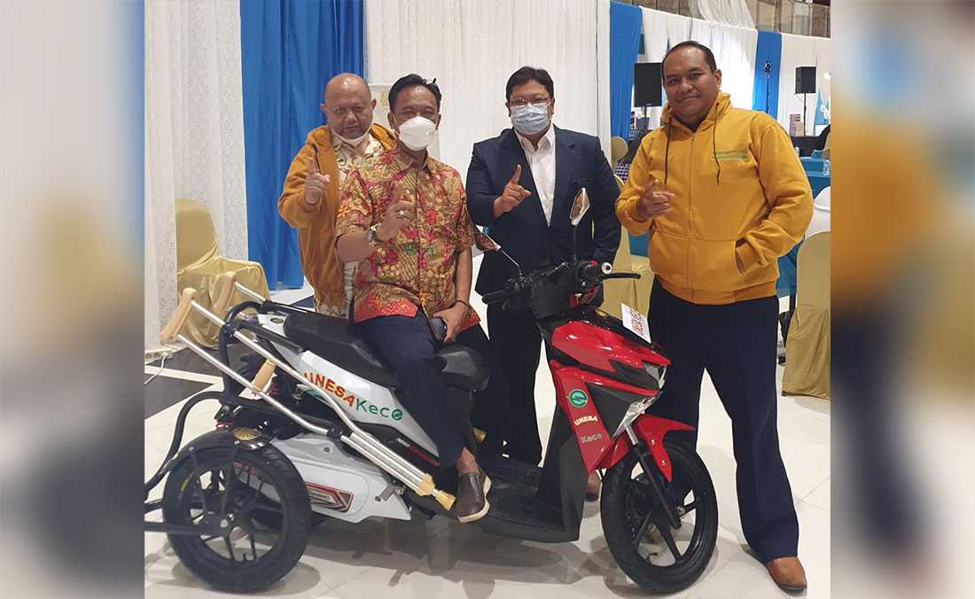 Unesa meluncurkan sepeda motor elektrik bagi disabilitas yang diberi nama Kece. foto: ist.