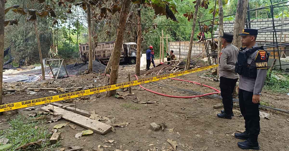 TKP kebakaran di Desa Sidoharjo, Kecamatan Senori, Tuban.