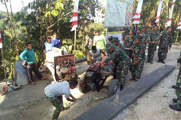 Dandim Ponorogo mengecek pelaksanaan TMMD.