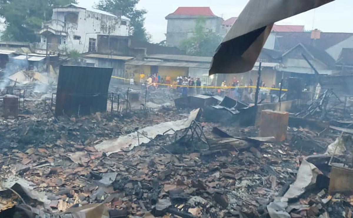 Kondisi Pasar Kesamben Kabupaten Blitar usai dilalap api, Minggu (27/11/2022) malam.