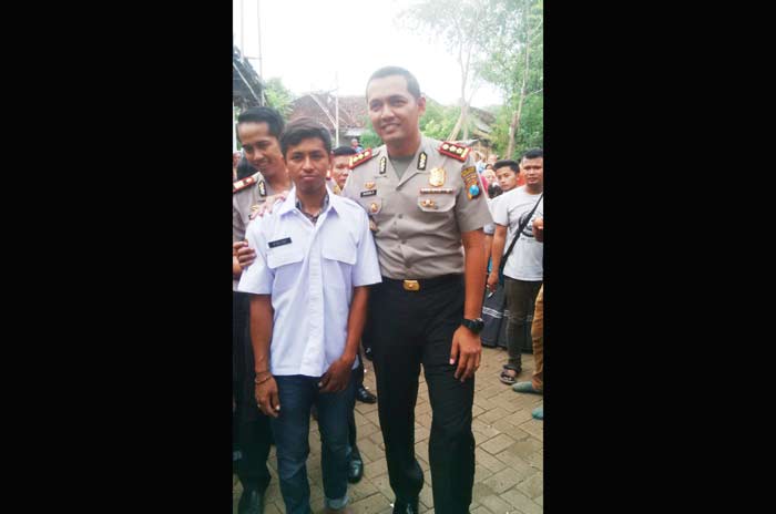 Kapolres Pasuruan Tepati Janjinya Kunjungi Kampung Halaman 