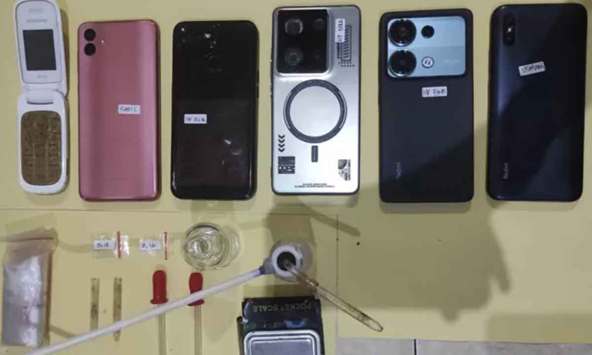 Barang bukti yang diamankan di Mapolsek Bangil, Kabupaten Pasuruan.