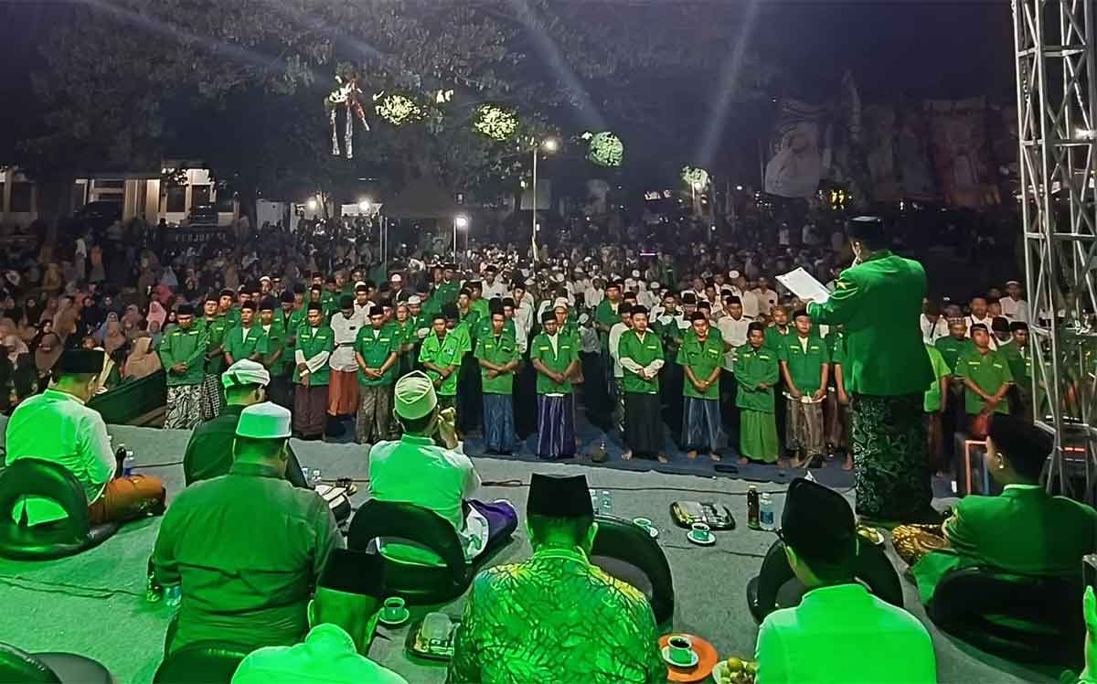 Ketua GP Ansor Kabupaten Pasuruan saat melakukan pelantikan.