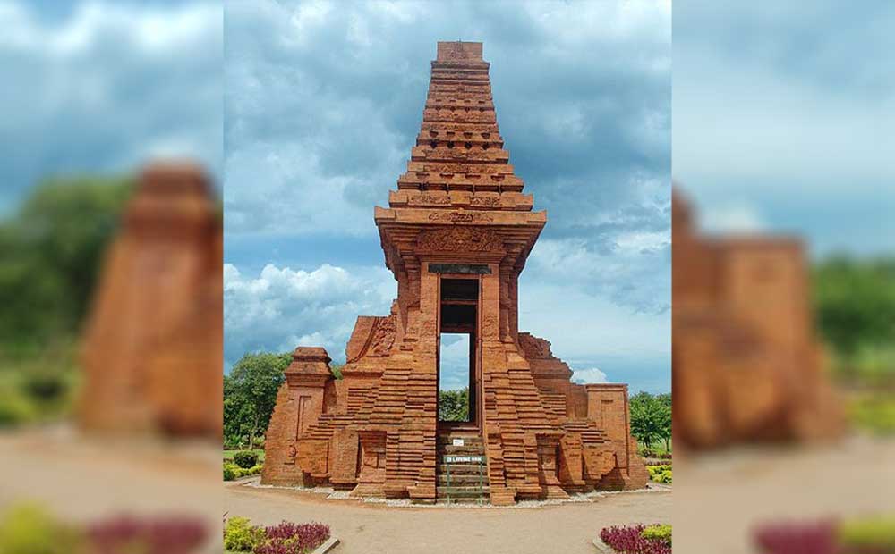 Kisah Candi Bajang Ratu, Gapura yang Tidak Boleh Dilewati Pejabat?