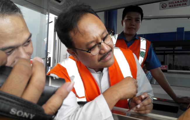 Gus Ipul saat tinjau tol Joker.