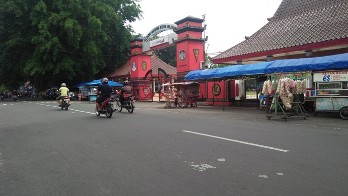 Alun-Alun Kota Blitar Bakal Segera Disterilkan Dari PKL.