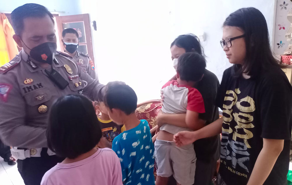 Jumat Berkah, Satlantas Polres Ngawi, Santuni Anak Yatim Piatu Terdampak Covid-19