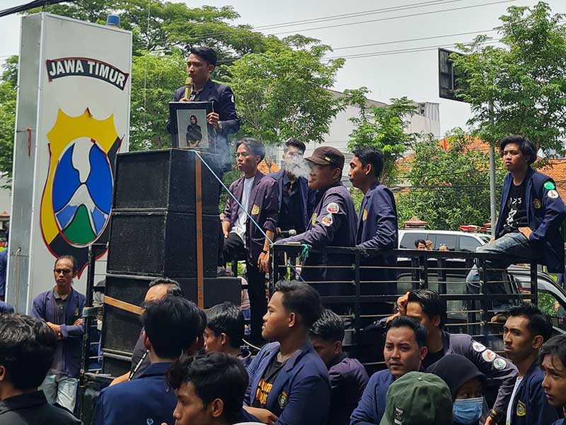 Mahasiswa Hingga Rektor UTM Unjuk Rasa, Desak Polres Bangkalan Hukum Mati Pelaku Pembakar Mahasiswi