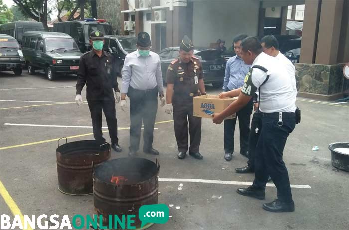 Kejari Jombang Musnahkan Barang Bukti Narkoba Senilai Rp 1 ...