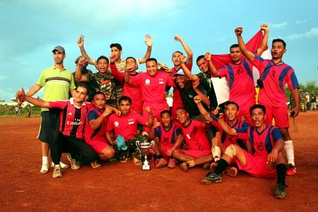 tim sepak bola Indonesia.foto:puspen mabes TNI