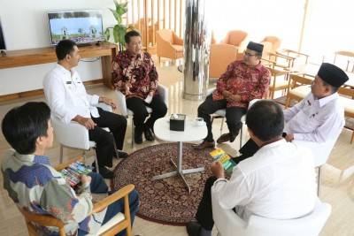 Tim Komite Ekonomi dan Industri Nasional saat di Banyuwangi.