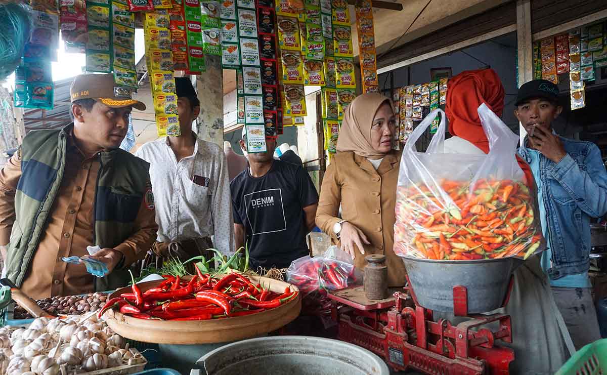 Wali Kota Pasuruan saat penertiban Pasar Besar.