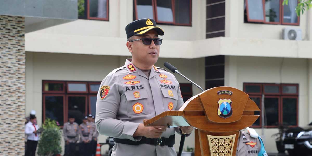 Kapolres Batu, AKBP Aris Purwanto, saat memimpin upacara dalam peringatan Hari Kesadaran Nasional.