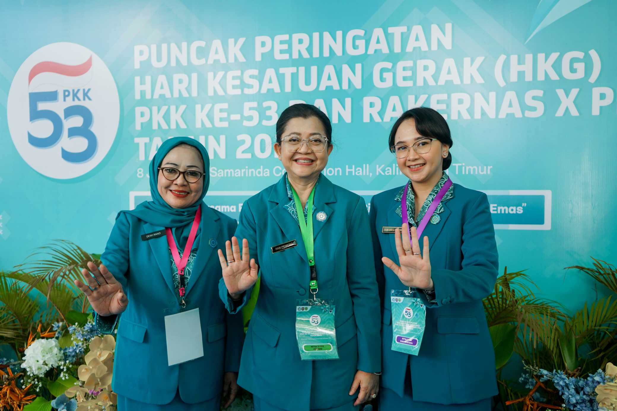 Ketua Tim Penggerak PKK Kabupaten Kediri Eriani Annisa Hanindhito (kanan) saat menghadiri Rakernas X dan Puncak Peringatan Hari Kesatuan Gerak (HKG) ke-53. (Ist). 