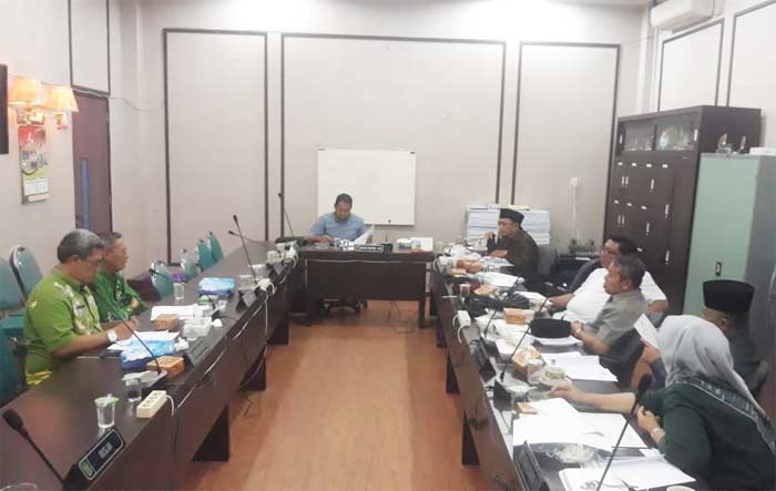 Rapat Komisi II dengan Disperindag.