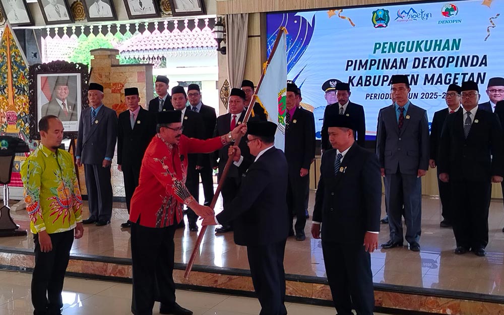 Pengukuhan pengurus Dewan Koperasi Indonesia Daerah (Dekopinda) Kabupaten Magetan masa bakti 2025–2030. Foto: ANTON/HB