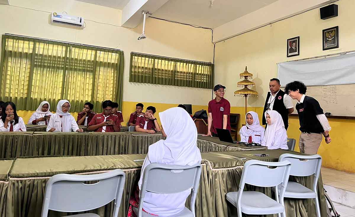 BPBD Kota Batu saat menyosialisasikan permainan unggana ke lingkungan sekolah.