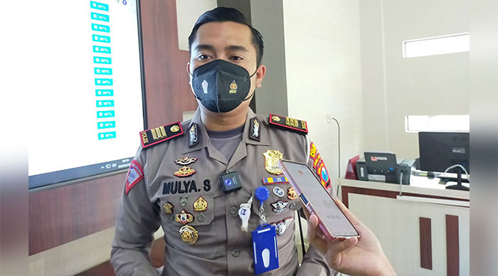 Kasatlantas Polres Blitar Kota, AKP Mulya Sugiharto, saat memberi keterangan kepada awak media.