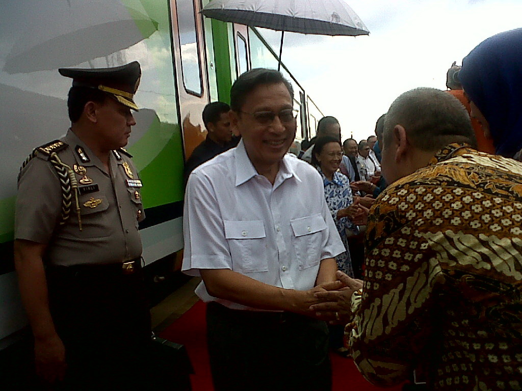 NAIK KERETA-
