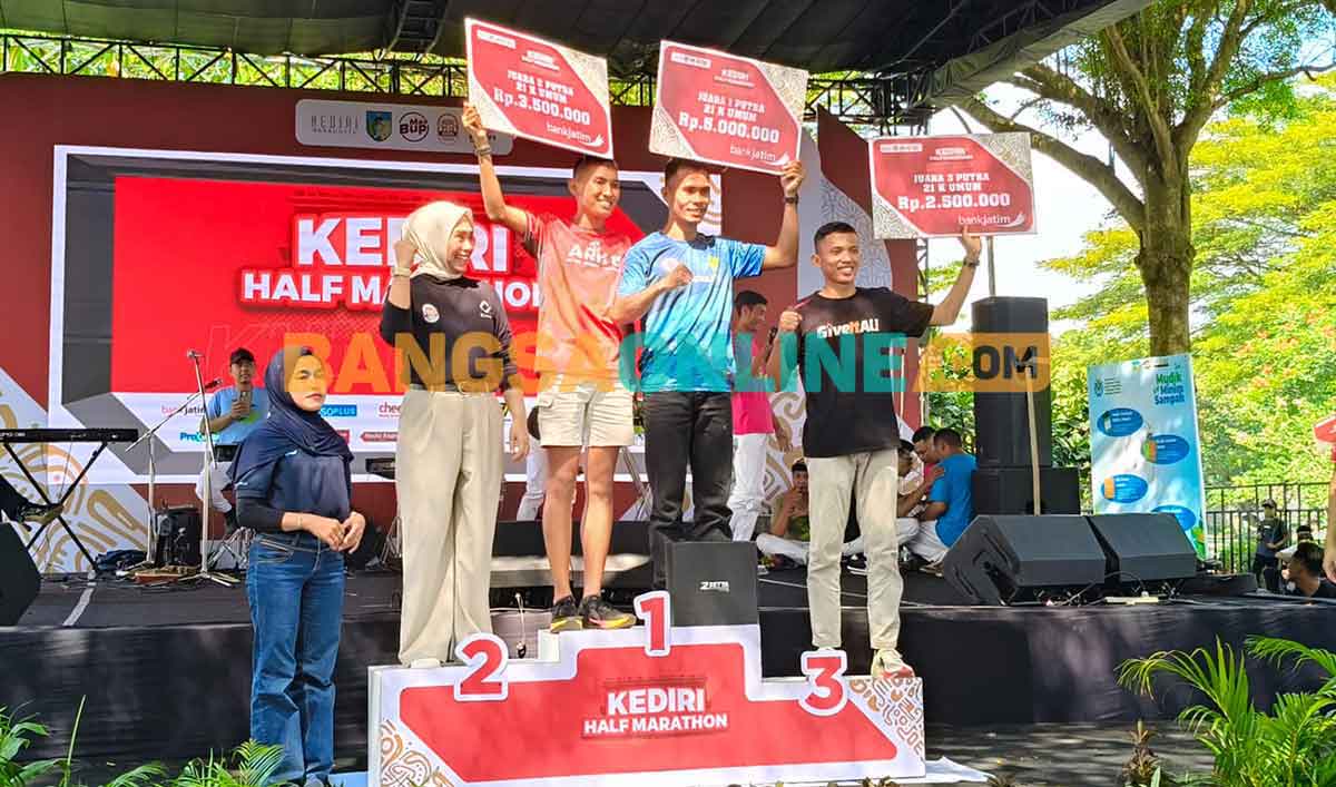 Prajurit TNI AD dari Sumatra Juarai Lomba Kediri Half Marathon 2025