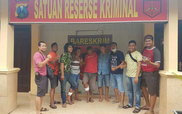 Para pelaku saat diringkus Unit Resmob Satreskrim Polres Jombang. 
foto: Humas Polres Jombang for BANGSAONLINE 