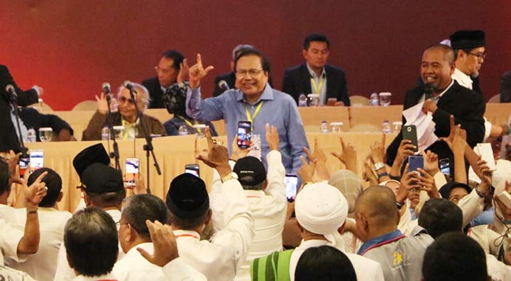 Ekonom senior, Rizal Ramli hadir dalam pidato kebangsaan di Surabaya. Ia juga masuk dalam bursa menteri kabinet Prabowo-Sandi. foto: DIDI ROSADI/ BANGSAONLINE