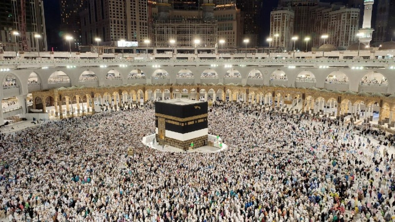 Ilustrasi. Jemaah haji sedang melaksanakan ibadah thawaf di Baitullah Makkah. Foto: viva