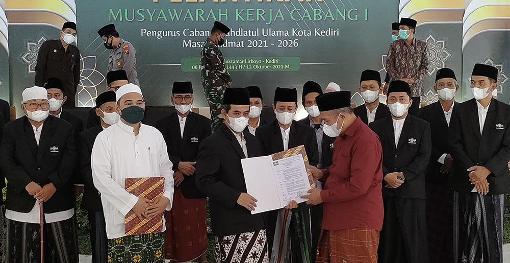 Ketua Tanfidziyah PWNU Jatim Lantik Pengurus Cabang NU Kota Kediri di Ponpes Lirboyo