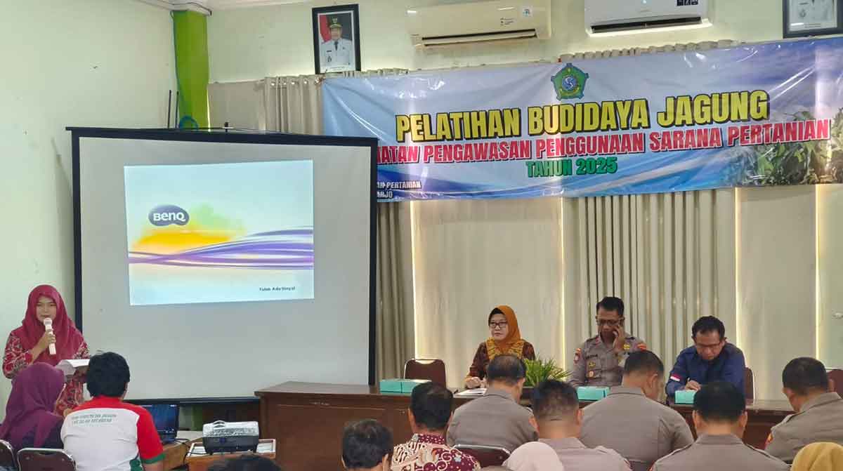 Pembekalan budidaya jagung dan penggunaan sarana pertanian di Sidoarjo.