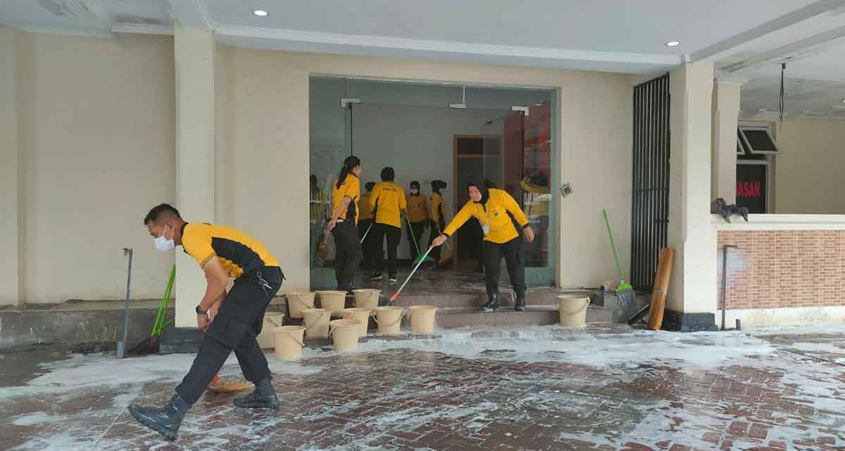 Gedung Lama Rusak, Mapolsek Tegalsari Pindah ke Kantor Bawaslu Jatim