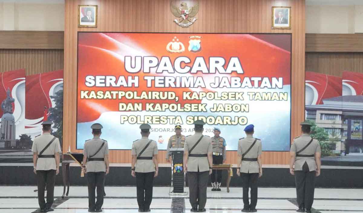Kapolresta Sidoarjo Pimpin Upacara Sertijab Kasatpolairud, Kapolsek Taman dan Jabon