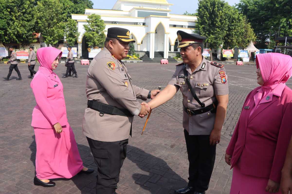 Kapolres Pasuruan AKBP Jazuli Dani memimpin langsung sertijab