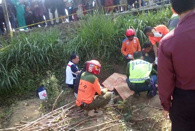  Proses identifikasi dan olah TKP oleh pihak Kepolisian.