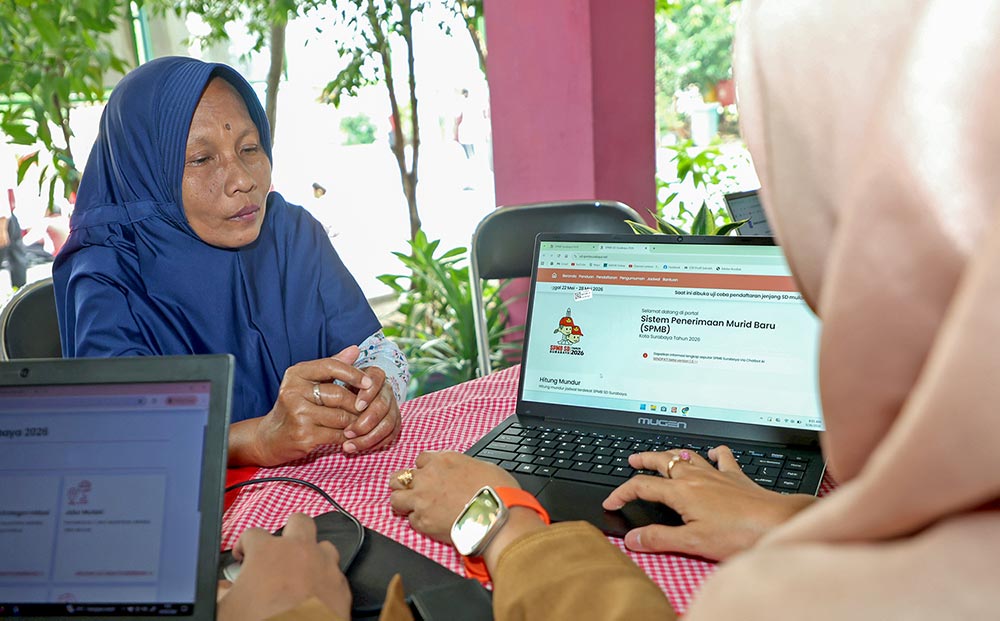 Masa Uji Coba SPMB Surabaya, Ribuan Orang Tua Murid Manfaatkan Posko Dispendik