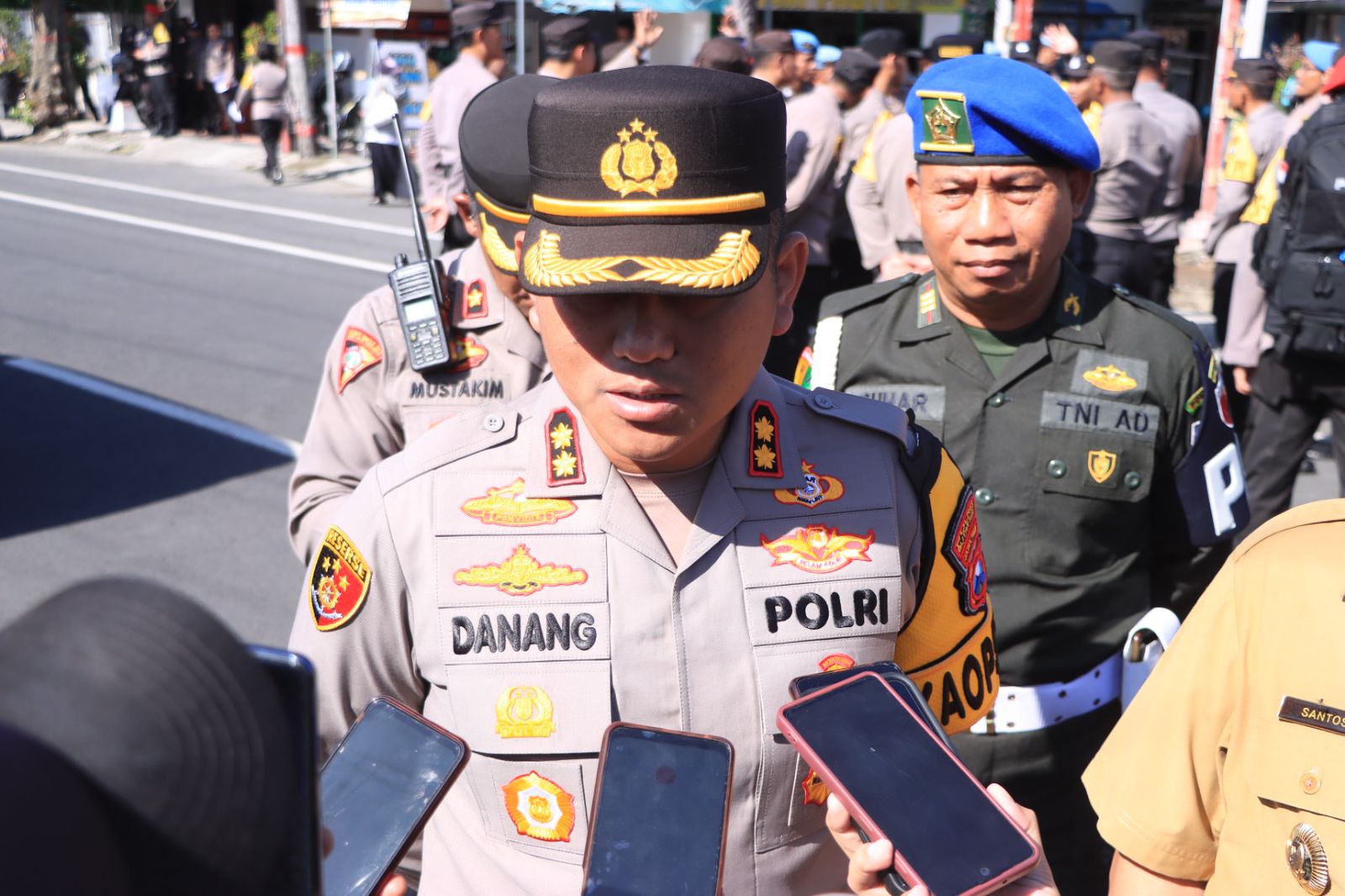 Bukan Main! H-1 Coblosan, Oknum Caleg di Blitar Digerebek Warga Tengah Malam Gegara Lakukan ini