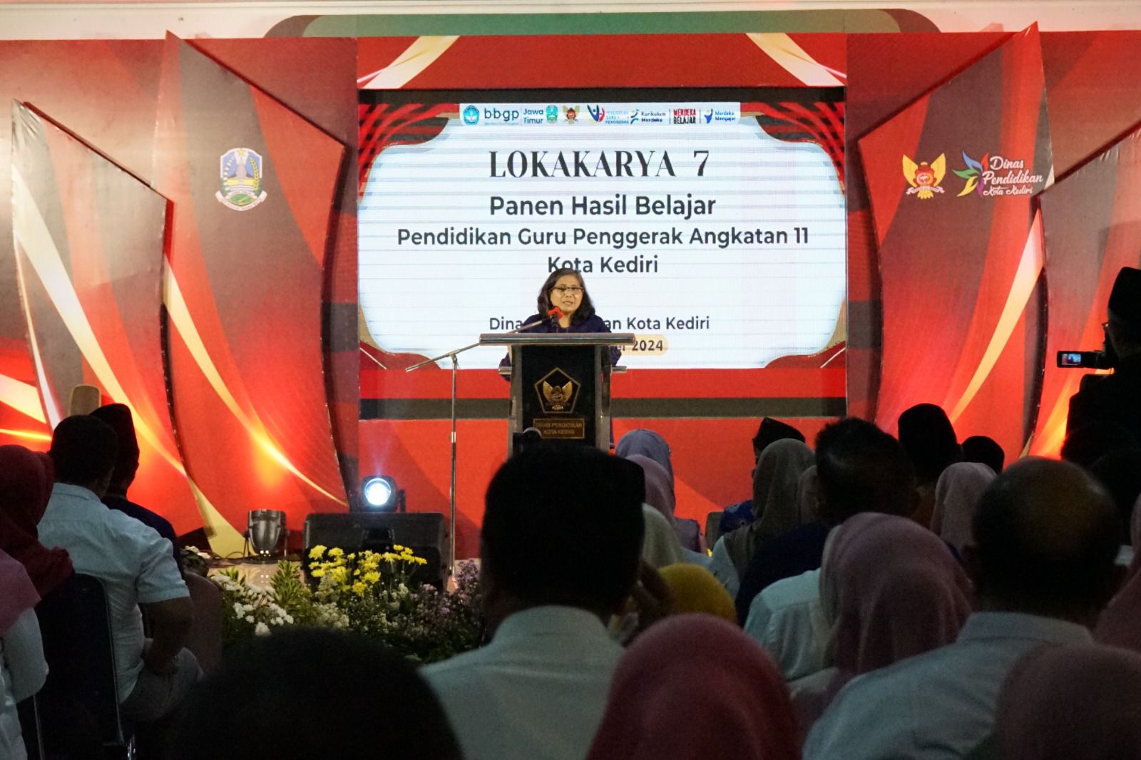 Pj. Wali Kota Kediri Zanariah saat memberi sambutan. (Ist)