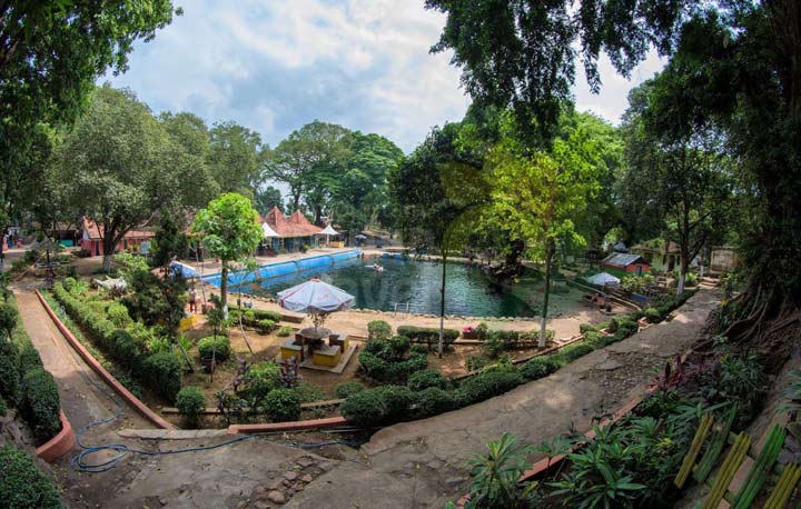 Wisata Pemandian Banyu Biru di Sumberrejo, Kecamatan Winongan, Pasuruan.