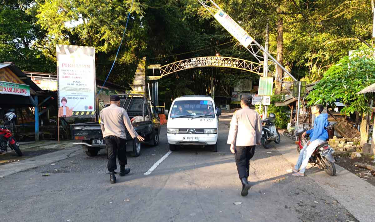 Jalur Pacet-Cangar Dibuka Terbatas, Gubernur Khofifah: Semoga Perekonomian Lokal Kembali Lancar