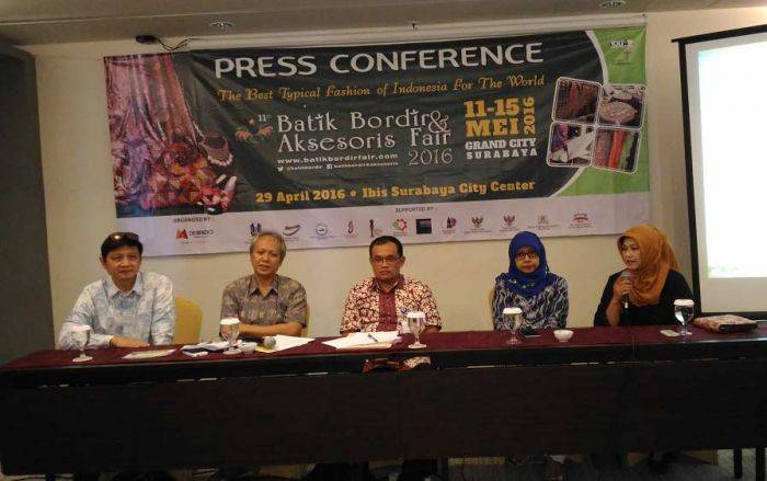 Disperindag Jatim Gelar Pameran Batik Bordir dan Aksesoris Fair 2016 