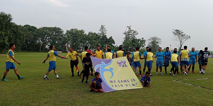 Peringati Hari Bhayangkara ke-76, Polres Mojokerto Gelar Pertandingan Bola di Lapangan Tawangsari