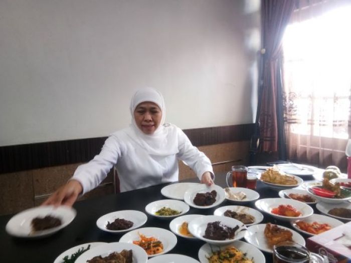 Respons Geger Rendang Babi, Gubernur Khofifah Minta Rumah Makan Padang Diberi Label Halal