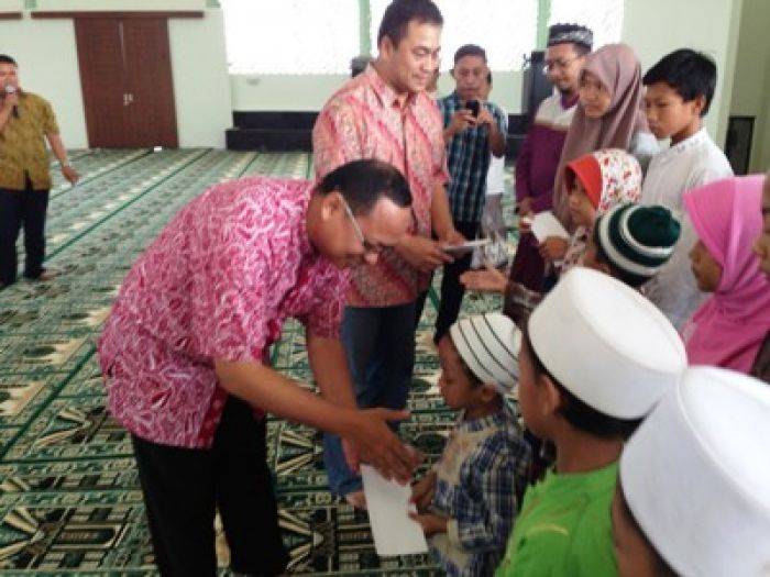 Semarakkan Ramadan, PT Pelindo Beri Santunan 559 Anak Yatim