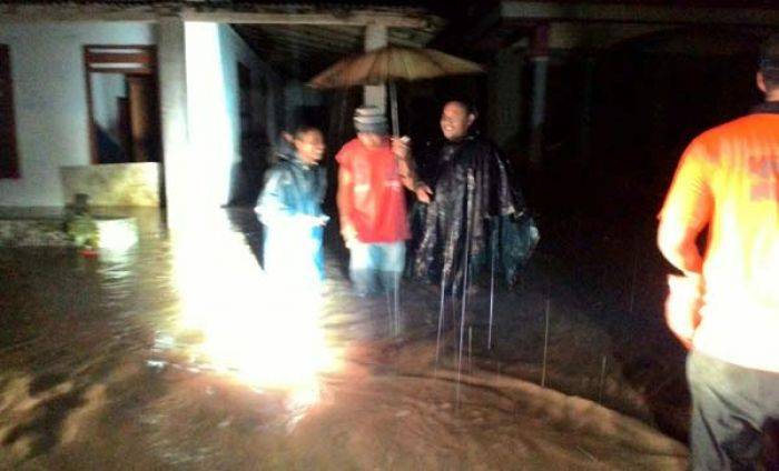 Hujan 12 Jam, Sutojayan Blitar kembali Terendam Banjir