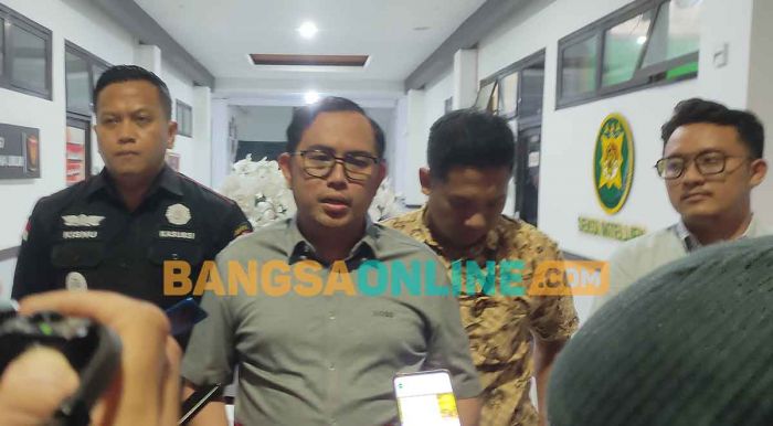 Kejari Sidoarjo Periksa Heri Soesanto soal Dugaan Korupsi Rusunawa Tambaksawah Kejari Sidoarjo Periksa Heri Soesanto soal Dugaan Korupsi Rusunawa Tambaksawah