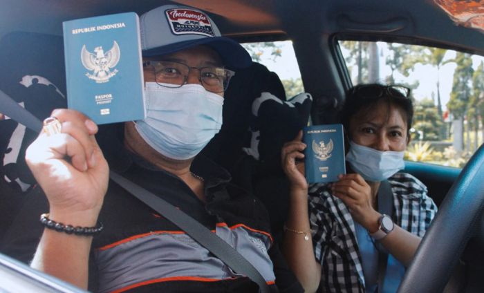 Tidak Sampai 5 Menit, Ambil Paspor di Kantor Imigrasi Malang Kini Bisa Drive Thru