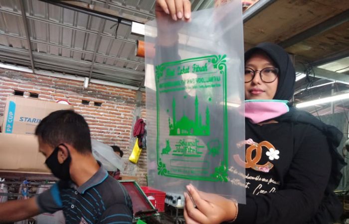 Berkah Ramadhan, Pengusaha Sablon Kantong Zakat di Jombang Banjir Order
